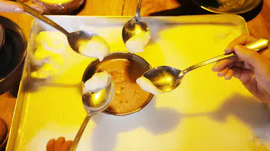 Konya buz kesti kaşıklar sahneye indi: Arabaşı havası başladı