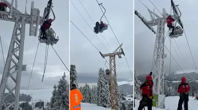 Uludağ'da telesiyej arızalandı: Onlarca tatilci havada böyle asılı kaldı
