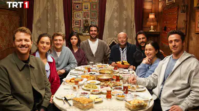 Sahurda ezan okunurken su içilebilir mi? TRT’de tartışmalı sahne