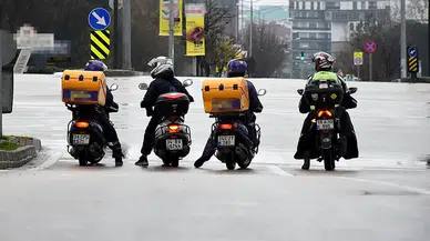 Kasalar dolusu altın ve dolar taşıma devri bitti: Kuryecilikte yeni dönem