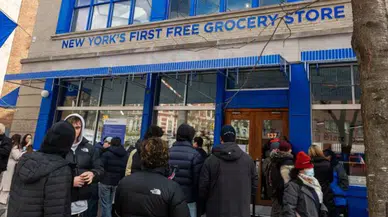İlk ücretsiz marketi yoğun ilgi gördü: Vatandaş kuyruk oldu