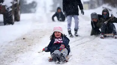 Hangi illerde okullar tatil edildi: Eğitime kar engeli