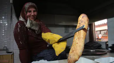 Ramazan'da erkenden yanıyor: Konya'da kadınlar iftar sofrası için üretiyor