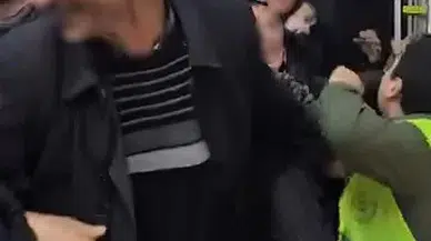 Kapılar kırıldı, insanlar ezildi: Erkekler ve kadınların ucuzluk izdihamı