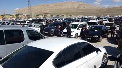 Konya'da yeni yılda 2. el otomobile rağbet yüksek: 300 bine de var 25 milyona da
