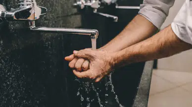 Ramazan'da cildin ihtiyacı yoğun temizlik değil, hassas bir korunmadır