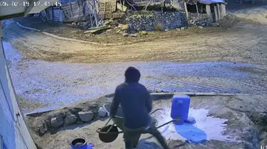 Bir bidon sütü deviren gencin çaresiz anları kamerada