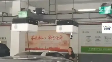 Çinliler çareyi buldu: Otopark tavanında gezen şarj robotları gündemde