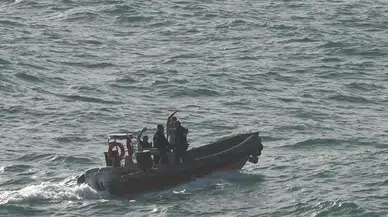 Dalgalarla boğuştular: 2 kişiyi deniz polisi nefes kesen operasyonla kurtardı