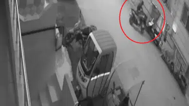 İftar saatinde motosiklet böyle çaldı: Elini kolunu sallayarak geldi