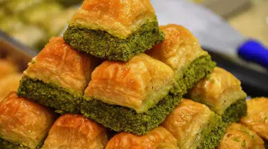 Bayram öncesi bir dilim baklavanın fiyatı 80 lira oldu