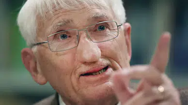 Ünlü düşünür ve eleştirel yaklaşımın büyük ismi Habermas hayatını kaybetti