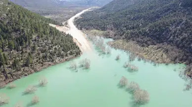 Konya-Antalya karayolunda son durum dronla görüntülendi: 4 kilometre kayıp