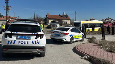 Konya'da feci kaza: Servis aracı ile otobüs çarpıştı 20 yaralı var