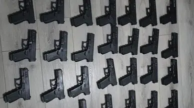 Gözaltına alınan şahsın evi ve aracı cephanelik çıktı