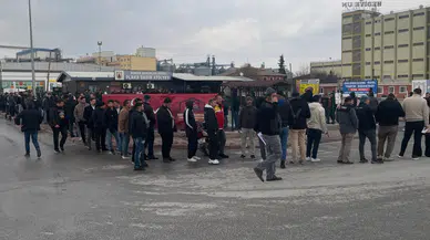 Konya'da ceza yemek istemeyen soluğu bu kuyrukta alıyor