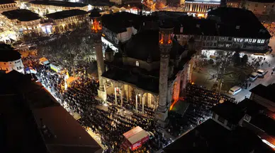 Konya'da Kadir Gecesi idrak edildi: Cemaat camilere sığmadı