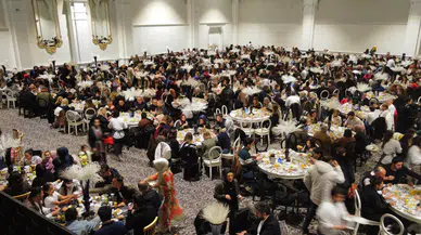 Konya'da bin kişi çocuklar için aynı sofrada buluştu