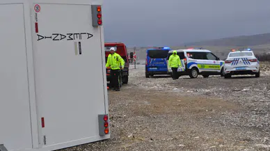 Alman turistler Konya yolunda kaza yaptı: Ortalık savaş alanına döndü