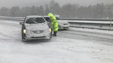 Konya'da kar yağışı etkisini artırdı: Sürücülere kritik uyarı