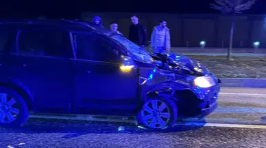 Konya’da otomobil çekiciye çarptı: Kazada 5 kişi yaralandı