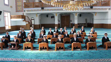 Konya’daki hafızlara büyük destek: Her ay 2 bin TL yatıyor