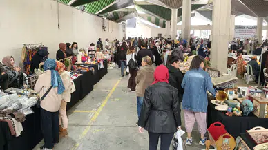 Konya'da Anneler Günü heyecanı başladı: KOMEK Pazarı kapılarını açtı