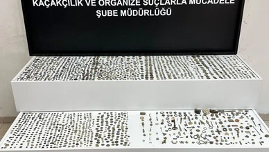 Konya'da tarih kaçakçıları yakayı ele verdi. Binlerce sikke ele geçirildi