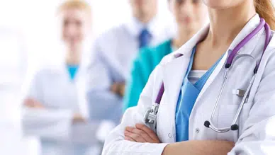 Sağlık çalışanlarını ilgilendiriyor! Kıyafetler tek tip olacak