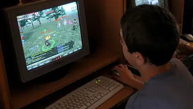 Çocuklar ekran yorgunu:  6–15 yaş arası çocukların yüzde 91’i yemek ve uyku dışında internette