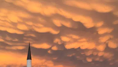 Felaket habercisi mi: Gökyüzünde Mammatus bulutlarının görsel şöleni