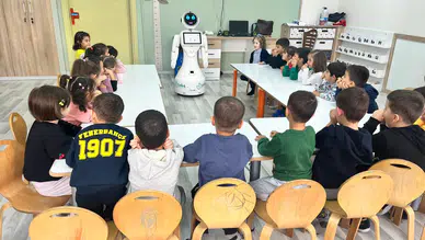 Konya'da eğitimler Robot ile yapılıyor: Sobe'de Ada zamanı