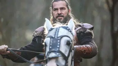 Sadece Diriliş Ertuğrul'dan ayrılmadı, Türkiye'den de ayrıldı: Ünlü aktörün kararı hayranlarını şaşırttı