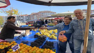 Tezgâhlarda mandalina bereketi: Kilo fiyatını duyan koşuyor