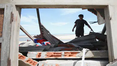 Süper Tayfun bekleniyor: Felaketler üst üste 100 bin kişi tahliye edildi