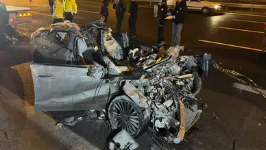 Otomobil tırın altına girdi: Feci kazada 2 ölü 1 ağır yaralı var