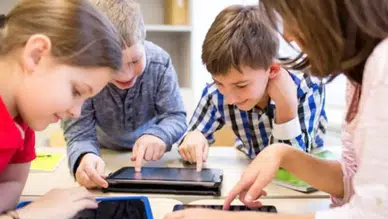 Ekran bağımlılığı nedir: Ebeveynler, çocukların çevrimiçi güvenliği konusunda çok endişeli