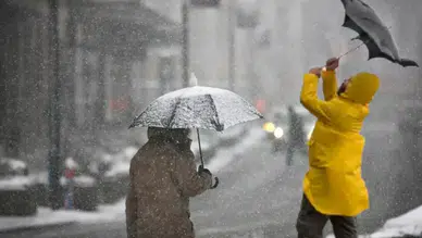 Saatlerce aralıksız yağacak: Çok sayıda il için kar, yağmur fırtına uyarısı