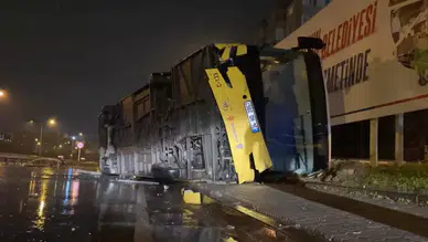 Yağmur vurdu geçti: Kazalar yaşandı, su baskınları oldu