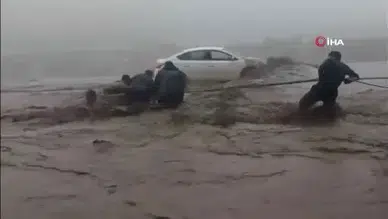 Nefes kesen ölüm kalım savaşı: Sel böyle geldi