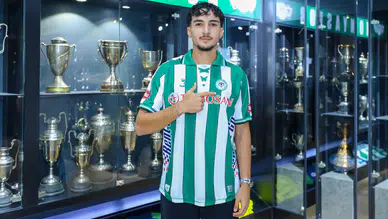 Konyaspor’dan bir anlaşma daha! Genç futbolcu 3 yıllık sözleşmeyi imzaladı