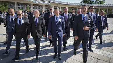Kılıçdaroğlu, Özel'e partiyi en uygun zamanda kurultaya götüreceğini söyledi