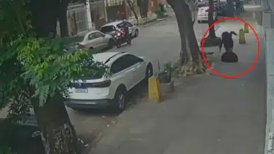 Korku filmlerini aratmayan görüntü: Kadın bir anda adeta yok oldu