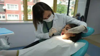 Süt dişi çürüyen çocukların okul başarısı olumsuz etkileniyor
