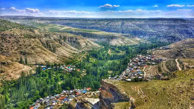 Konya'nın yanı başında bulunan gizemli vadi: Güldere büyülüyor