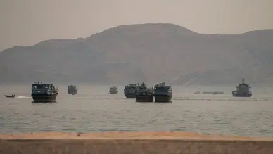 Türk gemileri Hürmüz Boğazı’ndan geçmeye başladı