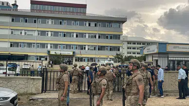Lisede korku dolu anlar: Silahla vurulan öğretmen öldü