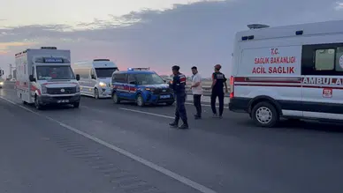 Konya yolunda feci kaza: Çok sayıda araç birbirine girdi 15 yaralı var