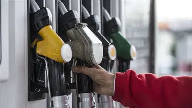 Benzin fiyatlarına yine zam geliyor: Tarih verildi