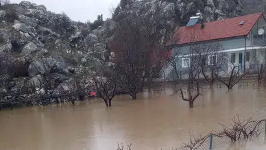 Konya'nın yağışları kontrolden çıktı: Bir ilçe sular altında kaldı